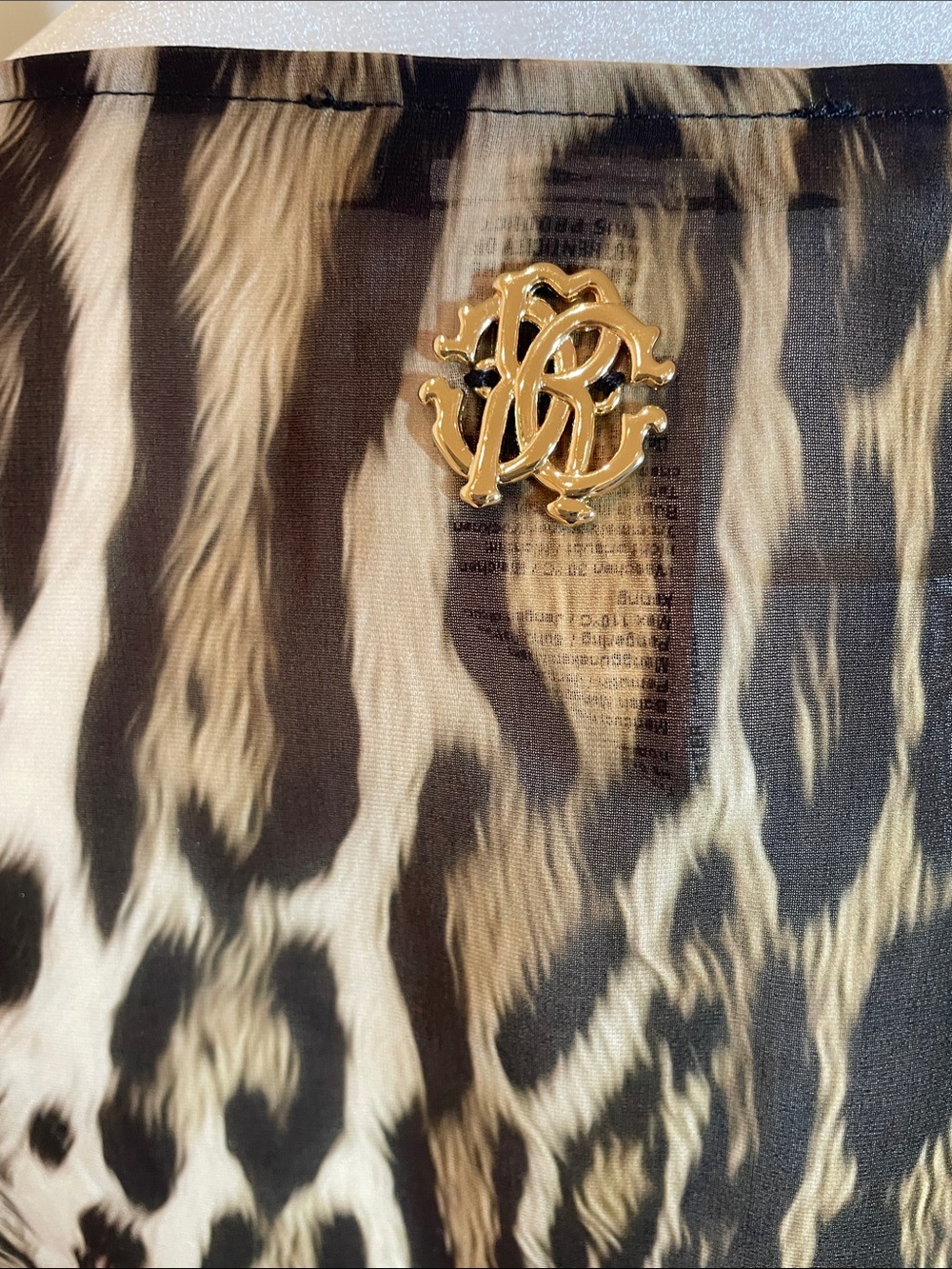 Roberto Cavalli Gold-Emblem Leopard Print in beige , Brown and Black - Picture 3 of 8